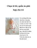 Chọn tã lót, quần áo phù hợp cho trẻ  