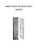 KHỎA THÂN MÀ ĐỨNG GIỮA ĐƯỜNG 