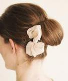 Tự búi tóc Chignon không bao giờ lỗi mốt