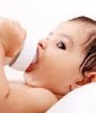 Nên & Đừng khi cho trẻ sơ sinh bú sữa công thức