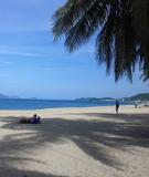 Người Bán Sách Trên Bãi Biển Nha Trang