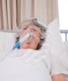 Bệnh đường hô hấp ở người cao tuổi lúc giao mùa: Phòng ngừa thế nào?